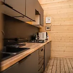 Hostel Klimatyzowane Surf - Maszoperia Sun4hel - Letnia Baza Snowshow Na Polwyspie Helskim *