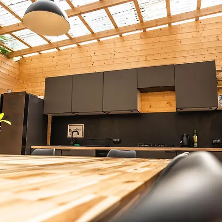 Klimatyzowane Surf - Maszoperia Sun4hel - Letnia Baza Snowshow Na Półwyspie Helskim