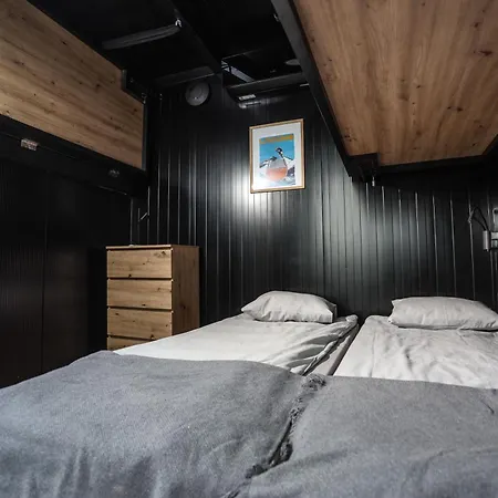 Klimatyzowane Surf - Maszoperia Sun4hel - Letnia Baza Snowshow Na Polwyspie Helskim Hostel