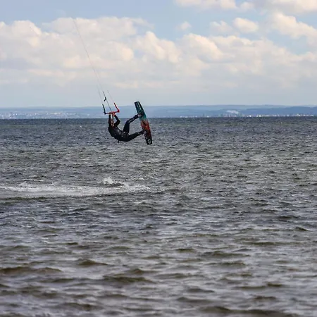 Hostel Klimatyzowane Surf - Maszoperia Sun4hel - Letnia Baza Snowshow Na Polwyspie Helskim
