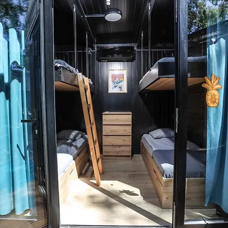 Klimatyzowane Surf - Maszoperia Sun4hel - Letnia Baza Snowshow Na Półwyspie Helskim * Jastarnia