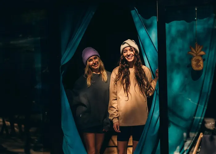 Klimatyzowane Surf - Maszoperia Sun4hel - Letnia Baza Snowshow Na Polwyspie Helskim Hostel