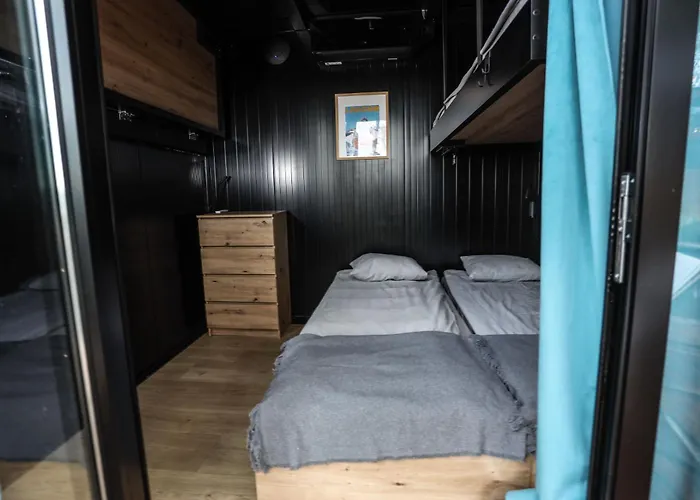 Klimatyzowane Surf - Maszoperia Sun4hel - Letnia Baza Snowshow Na Polwyspie Helskim Hostel Jastarnia